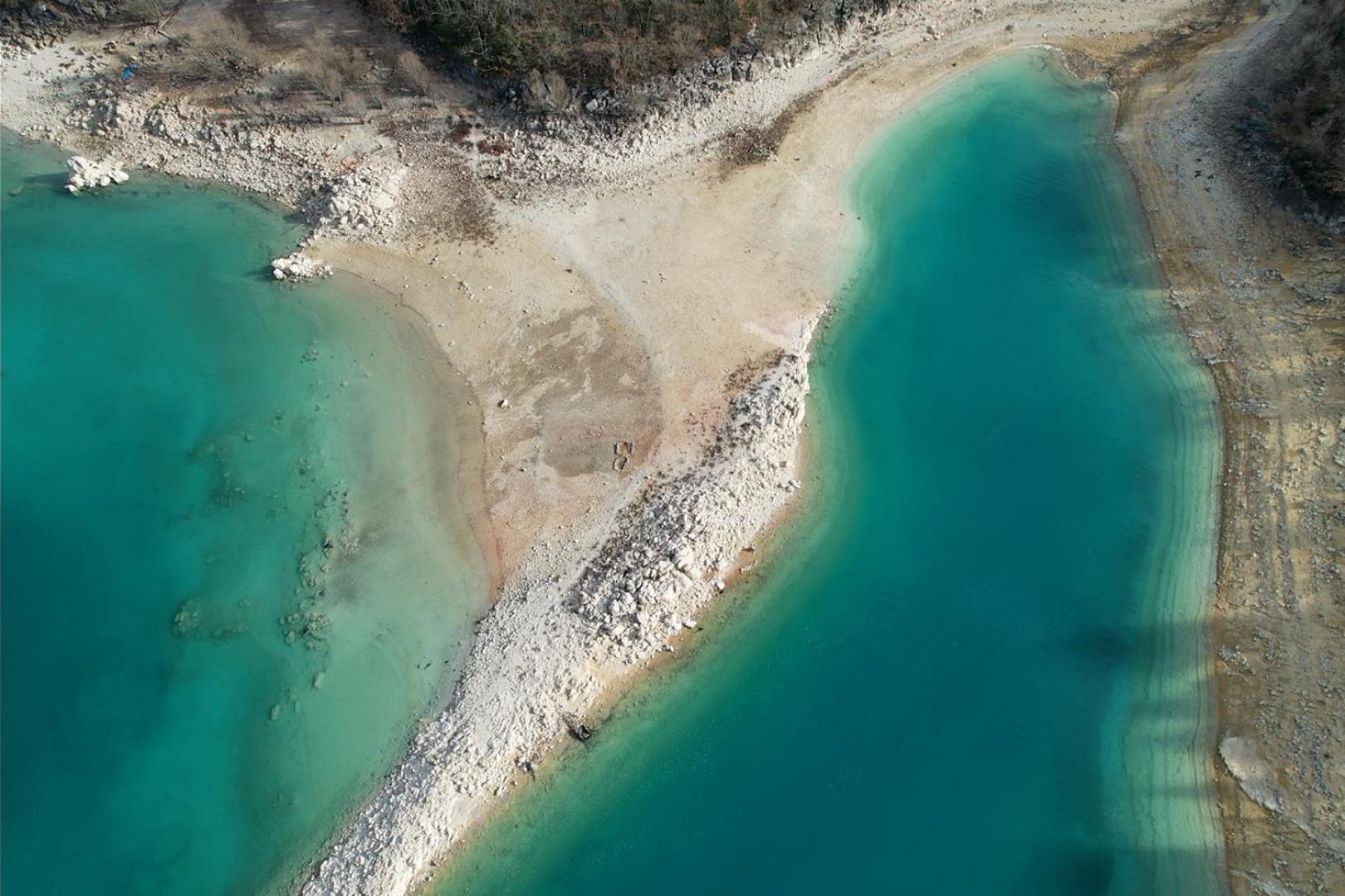 Votre Cocon En Pierre Et Son Spa En Option Gite Le Repos Des Chenes Régusse Εξωτερικό φωτογραφία